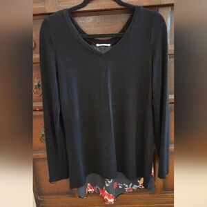 Le Lis Black and Red Relaxed Long Sleeve Blouse